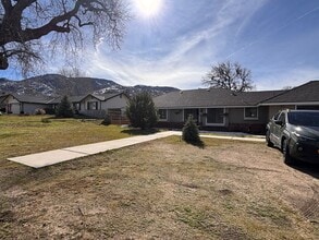 27760 Hialeah Dr in Tehachapi, CA - Building Photo - Building Photo