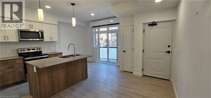 31 Mill St in Kitchener, ON - Building Photo - Building Photo