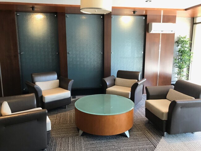 3150 Excelsior Blvd, Unit 408 in Minneapolis, MN - Foto de edificio - Building Photo