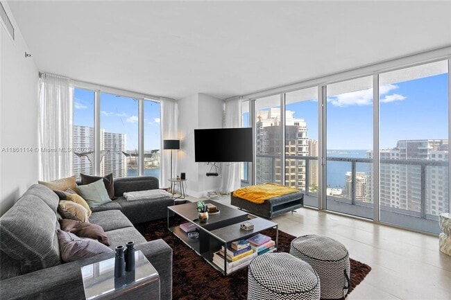 465 Brickell Ave in Miami, FL - Building Photo - Building Photo