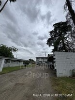 331 E Elm St in Hanford, CA - Building Photo