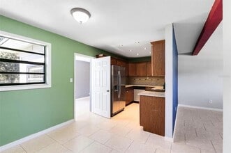 600 S Oxalis Ave in Orlando, FL - Foto de edificio - Building Photo