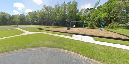 801 Wildcat Dr in Abbeville, LA - Building Photo - Building Photo