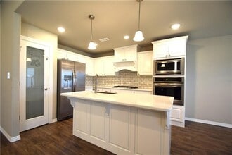 1604 Higgins St in Pea Ridge, AR - Building Photo - Building Photo