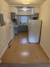 125 Lake Shore Rd, Unit #2 in Boston, MA - Building Photo - Building Photo