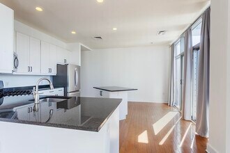 201 Marin Blvd in Jersey City, NJ - Building Photo - Building Photo
