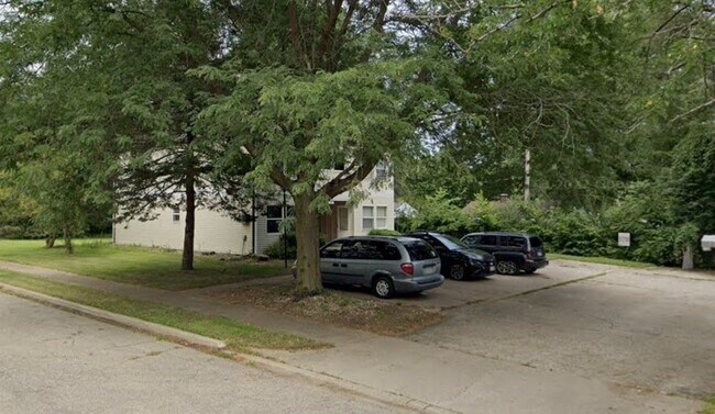 1405 N Bayberry Ct in Chillicothe, IL - Building Photo - Building Photo