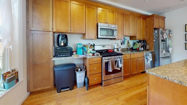 23 Porter St in Somerville, MA - Building Photo - Building Photo