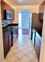 70 W Huron St, Unit 703 in Chicago, IL - Building Photo - Building Photo