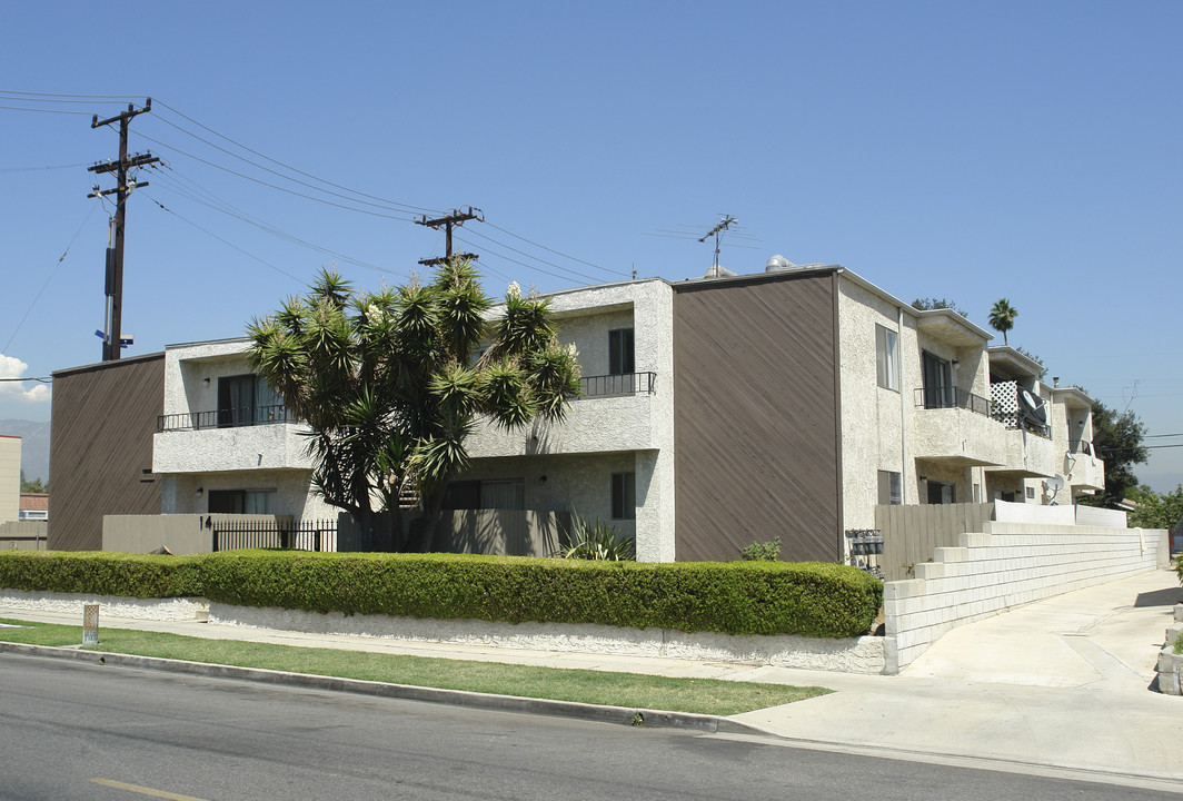 14 S Almansor St in Alhambra, CA - Building Photo