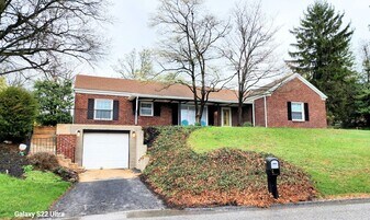 1371 Irving Rd in York, PA - Building Photo