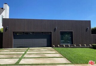 418 N Bowling Green Way in Los Angeles, CA - Building Photo - Building Photo