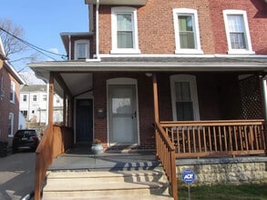 39 Thomas Ave in Bryn Mawr, PA - Building Photo - Building Photo
