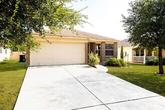 9722 Marbach Canyon in San Antonio, TX - Building Photo - Building Photo
