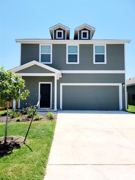 309 Bullhead Rd in Bastrop, TX - Building Photo