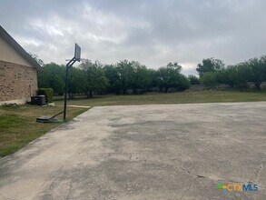 516 Kellys Way in New Braunfels, TX - Foto de edificio - Building Photo