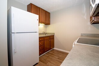 930 Hostetler Rd in Orrville, OH - Building Photo - Building Photo