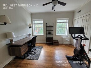 828 W Gunnison St-Unit -2 in Chicago, IL - Building Photo - Building Photo
