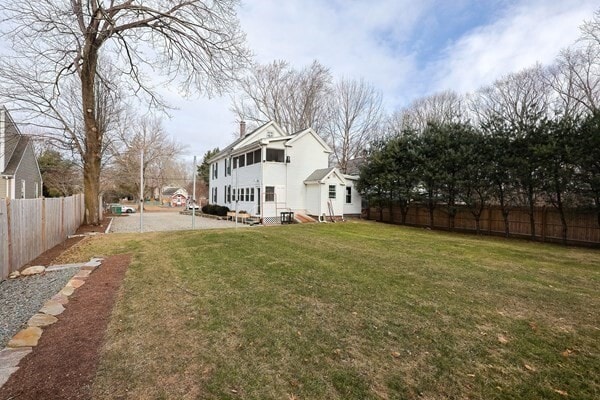 21 French Ave in Wayland, MA - Building Photo - Building Photo