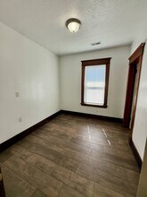 523 Case Ave, Unit 2 in St. Paul, MN - Foto de edificio - Building Photo