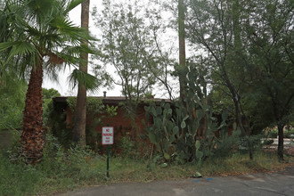 3931-3933 E Timrod St in Tucson, AZ - Building Photo - Building Photo