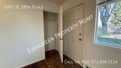 4005 SE 28th Pl in Portland, OR - Building Photo - Building Photo
