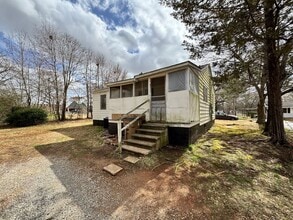 210 Morrison St in Shelby, NC - Building Photo - Building Photo