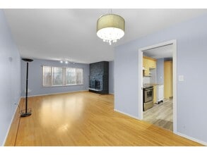 13786 Grosvenor Rd in Surrey, BC - Building Photo - Building Photo