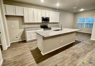 3953 Legend Rnch in New Braunfels, TX - Building Photo - Building Photo