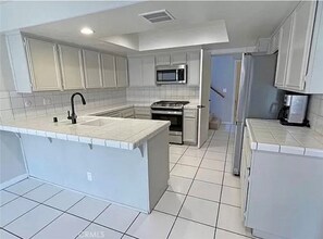 10022 Reseda Blvd in Northridge, CA - Building Photo - Building Photo