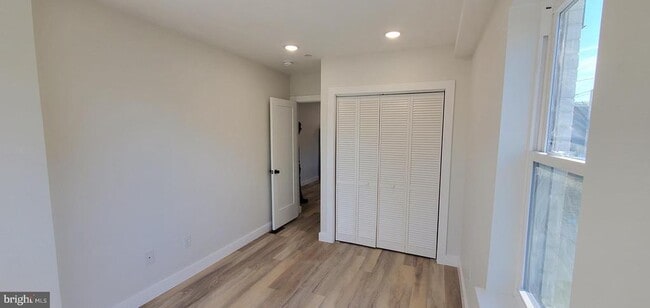 property at 536 W Huntingdon St