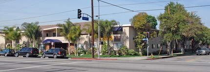 7749 Reseda Boulevard in Reseda, CA - Building Photo - Building Photo