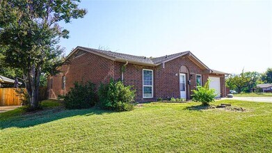 1221 Cove Dr in Garland, TX - Building Photo - Building Photo