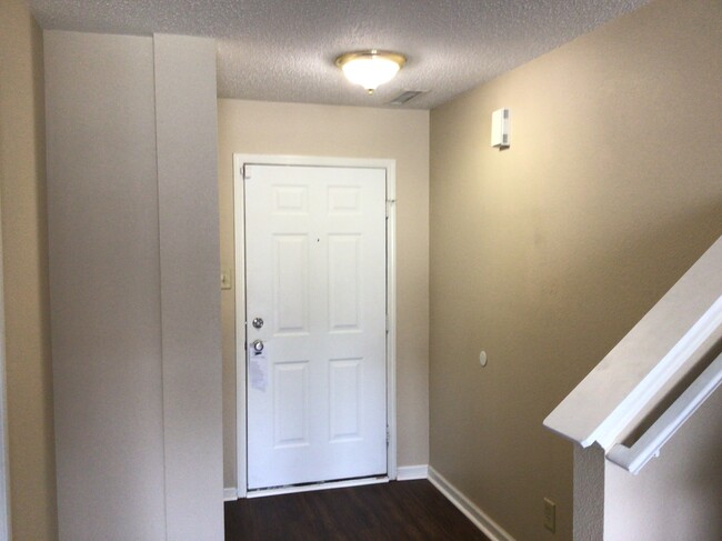 5635 Olive Branch Way in Indianapolis, IN - Foto de edificio - Building Photo