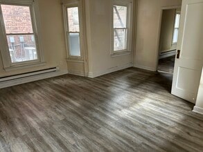 940 Broad St, Unit Studio in Newark, NJ - Foto de edificio - Building Photo