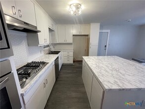 3001 Hummingbird Ln in Victoria, TX - Building Photo - Building Photo