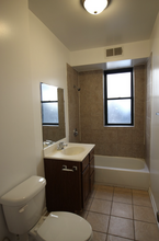 3318 W Lawrence Ave, Unit 2 in Chicago, IL - Building Photo - Building Photo
