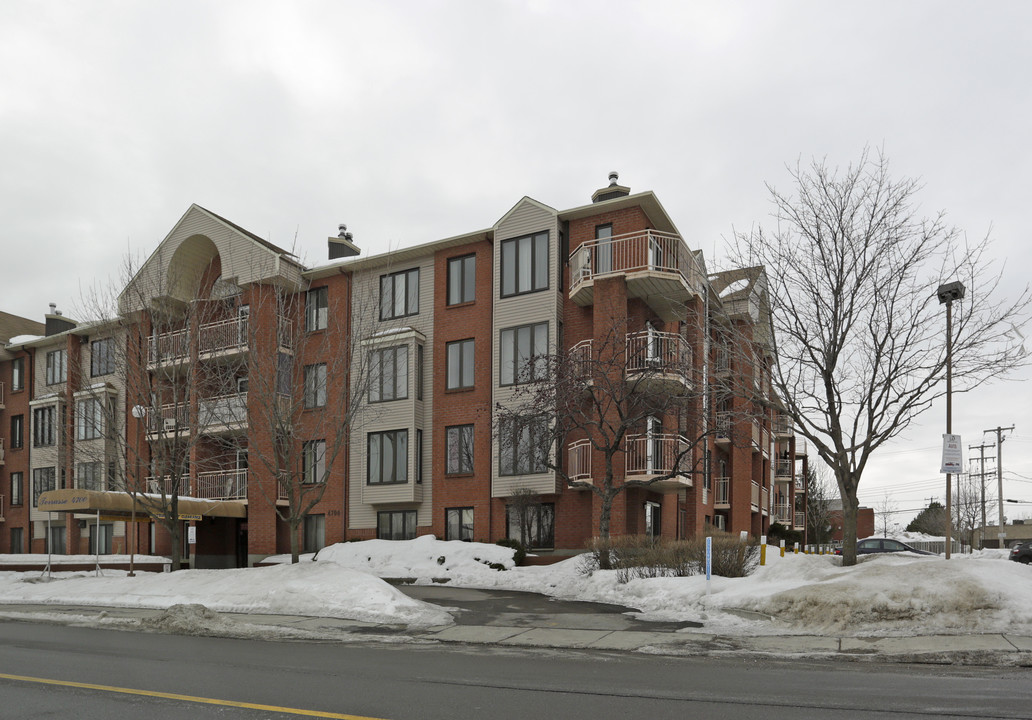 Terrasse 4700 in Montréal, QC - Building Photo