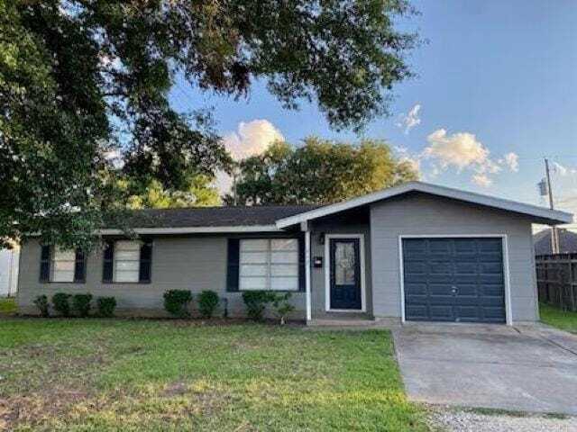 property at 212 S 5th St