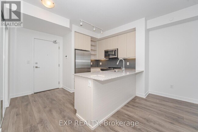 4633 Glen Erin Dr in Mississauga, ON - Building Photo - Building Photo