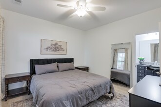 316 Autumn Mist Dr in West Columbia, SC - Building Photo - Building Photo