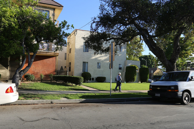 1143 E Maple St in Glendale, CA - Building Photo - Building Photo