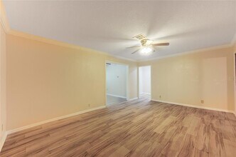 201 E 3rd St in Deer Park, TX - Building Photo - Building Photo