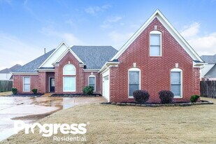 6561 Karista St in Millington, TN - Building Photo