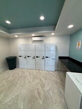 Valencia Apartments in Harlingen, TX - Foto de edificio - Building Photo