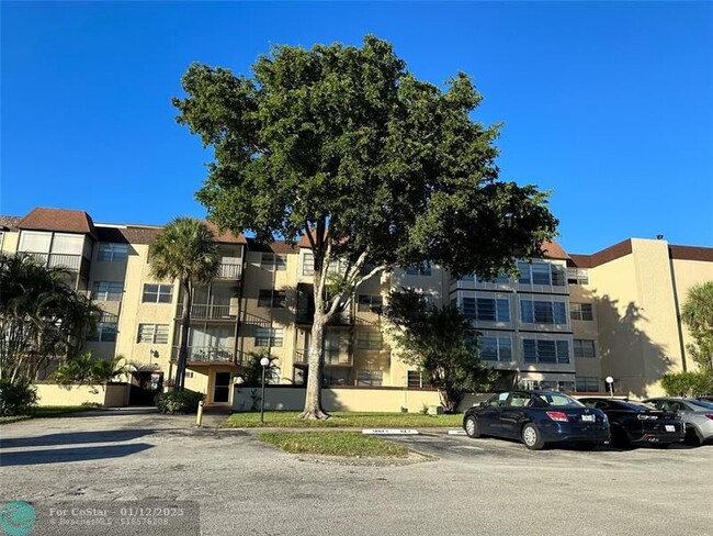 7300 NW 17th St in Plantation, FL - Building Photo - Building Photo