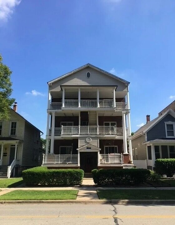 1120 Ontario St in Oak Park, IL - Building Photo