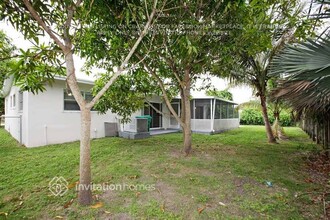 10311 SW 156th St in Miami, FL - Building Photo - Building Photo