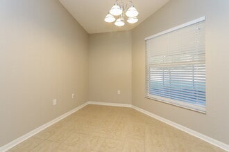 5800 Driftwood Dr in Winter Haven, FL - Foto de edificio - Building Photo