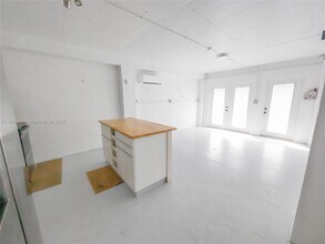 74560 Overseas Hwy in Islamorada, FL - Building Photo - Building Photo